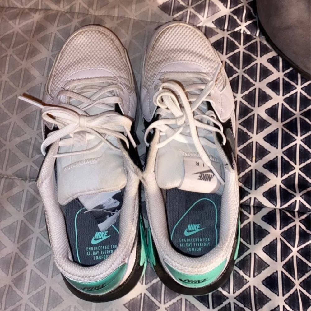Airmax - Picture 4 of 4